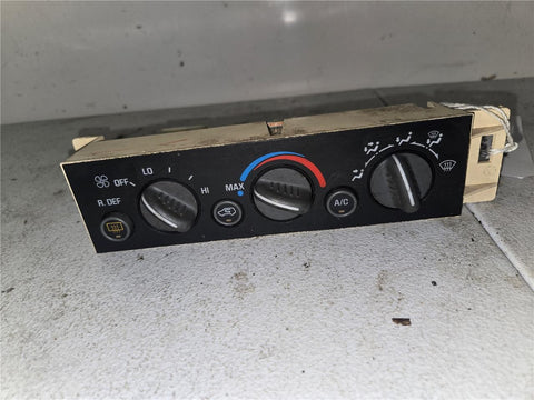 1995 - 1995 Chevy Suburban Yukon XL A/C Climate Ctrl, w/Broken AECSW001-S30 OEM