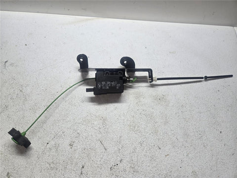 1999 - 2001 BMW 740IL Rear Left Door Lock Latch Actuator 67.11 8 352 165 OEM