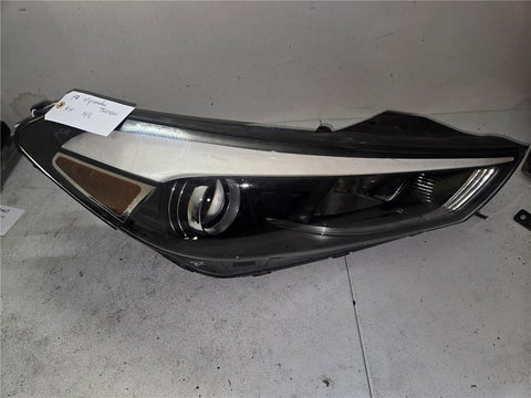 2017 Hyundai Tucson Right Hand Headlight 20170310670, HY2503200 OEM