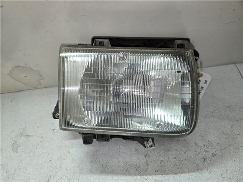 2000 Nissan Pathfinder Right Headlight 260102W625, NI2503127 OEM
