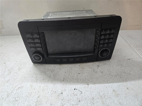 06-08 Mercedes W164 ML350 ML500 GL450 Radio & CD Navigation A 164 870 35 89 OEM