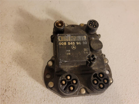 1990 - 1993 Mercedes-Benz W124 300E 300SE Ignition Control Module 0085459632 OEM