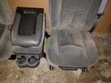 00-06 TAHOE SIERRA SILVERADO SUBURBAN FRONT CLOTH MANUAL SEATS CONSOLE JUMP SEAT