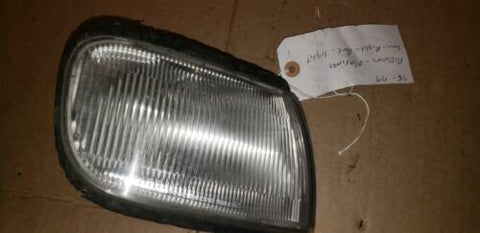 95 96 97 98 99 NISSAN MAXIMA RIGHT PASSENGER TURN SIGNAL CLEAR PARK LIGHT OEM