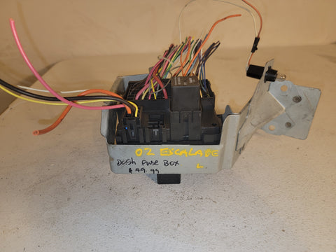 02 ESCALADE DASH FUSE BOX  L OEM